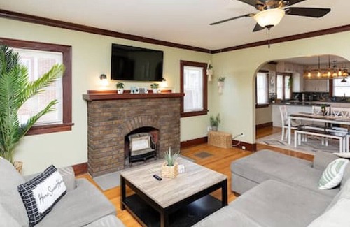 Beaverdale House | Charming Beaverdale 4BR/2BA in central DSM - Safe & Cozy