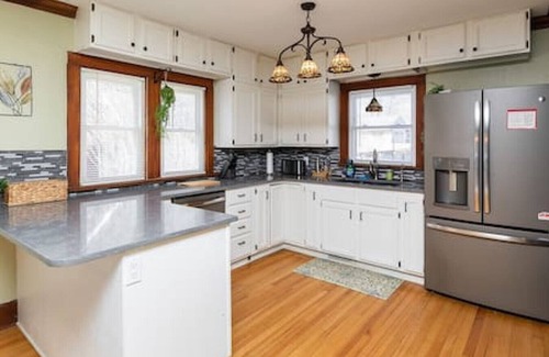 Beaverdale House | Charming Beaverdale 4BR/2BA in central DSM - Safe & Cozy