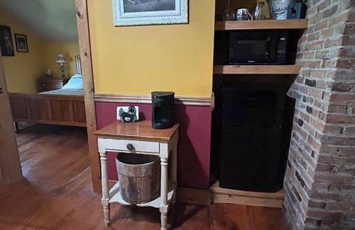 Farmersville Station Bed & Breakfast | Charming bed & breakfast in Franklinville 2 bedrooms Hunter Hill Farm