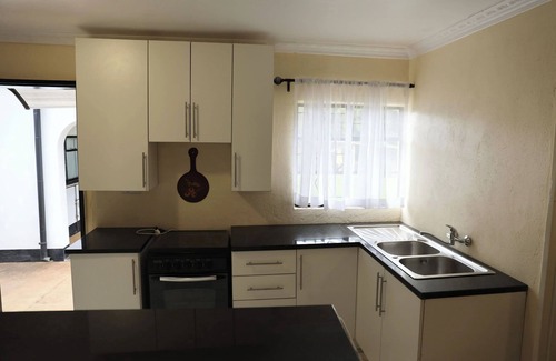 Mutare Bed & Breakfast | Charming bed & breakfast in adorable Vumba with WiFi, AC Room #4