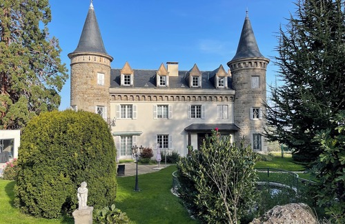 Saint-Genest-Lerpt Bed & Breakfast | Charming bed and breakfast at the château with breakfast included.