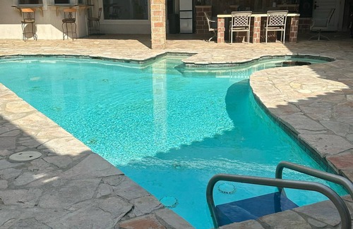 McAllen Apartment | Charming BEDROOM in brilliant McAllen with AC, WiFi, Pool, Jacuzzi