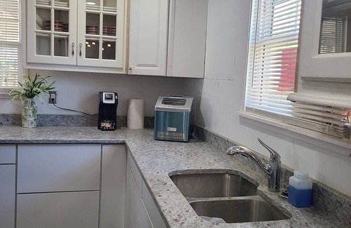 Kansas City House | Charming bedroom in a vintage house with AC, WiFi in fantastic Kansas City