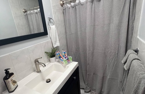 South Side House | Charming bedroom private bath, Heat, AC, WiFi, microwave, mini fridge,Keurig.
