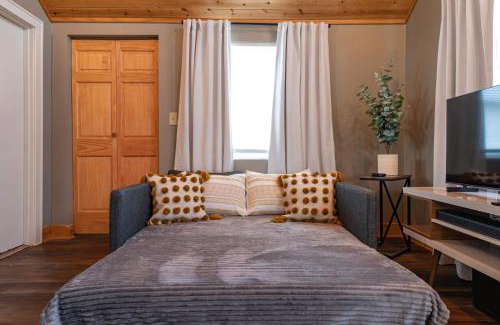 Benson House | Charming Benson Home - Sleeps 5 Hot Tub!