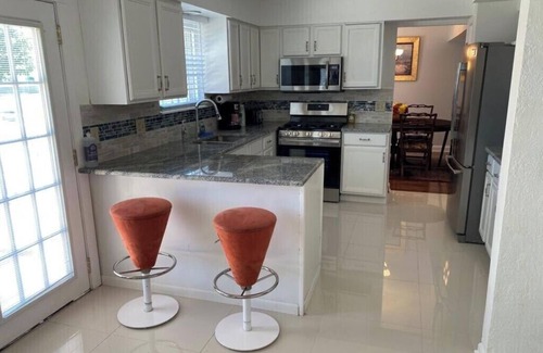 Round Lake Beach House | Charming Big 4 Bedroom Home In Lake Villa