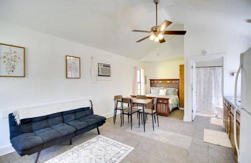 Biloxi Apartment | Charming Biloxi Studio with Community Pool and Lake!