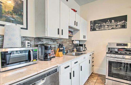 Bloomington Apartment | Charming Bloomington Apt w/Walkable Location