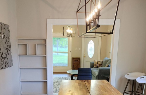 Milltown House | Charming Blue River Escape