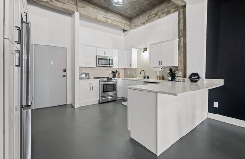 Birmingham Condo | Charming Boho Loft on Historic Morris Ave