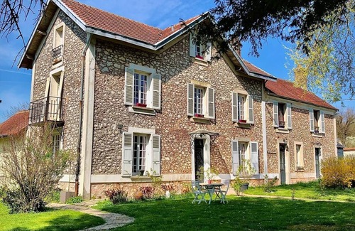 Jouy-sur-Morin House | Charming bourgeois house 1 hour from Paris - 12 travellers - garden 3,370 sqm