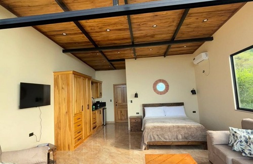 Puerto Lopez Resort | Charming boutique resort in pleasant Puerto Lopez with WiFi, fitness room, AC