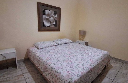 Duque de Caxias House | Charming 1-bedroom apartment with WiFi, AC in Centro Duque de Caxias