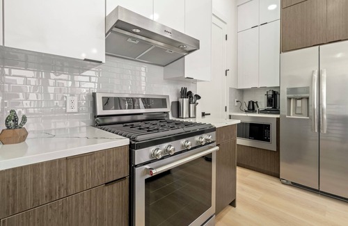 Old East Dallas House | Charming Brand New 2-Bedroom Townhome with Rooftop, Garage, Yard, AC, WiFi