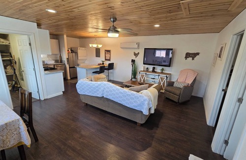Madera House | Charming BRAND NEW 2BR house with WiFi & AC, in beautiful Madera Ranchos.