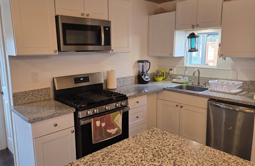 Madera House | Charming BRAND NEW 2BR house with WiFi & AC, in beautiful Madera Ranchos.