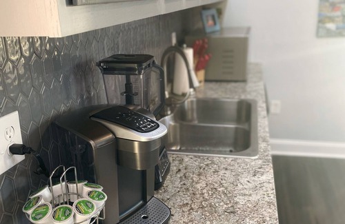 Uptown House | Charming, brand new 3-bedroom, 2 full bath house with AC and WiFi in Memphis!