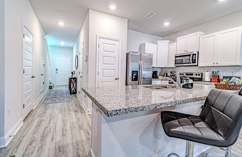 Ferry Pass House | Charming Brand New 3-Bedroom Dream Townhouse!