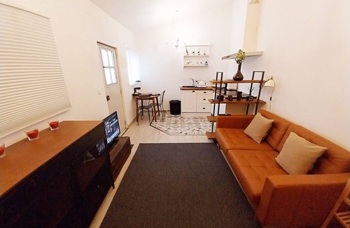 Linda-a-Velha House | Charming Brick Wall Studio with patio in Belem
