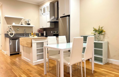 Visitacion Valley Apartment | Charming bright 2-bedroom unit in brilliant San Francisco