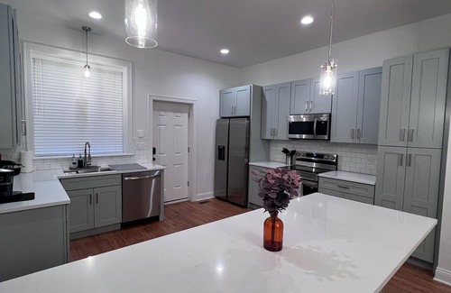 Grand Boulevard House | Charming Bronzeville Oasis