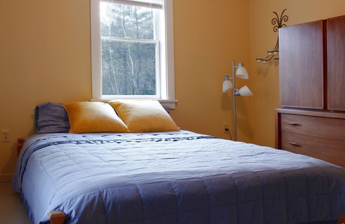 Shelburne House | Charming Brookside Country Retreat just 10 minutes to I91