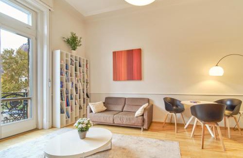 Belvaros - Lipotvaros Apartment | Charming Budapest Apartment with Parliament Views