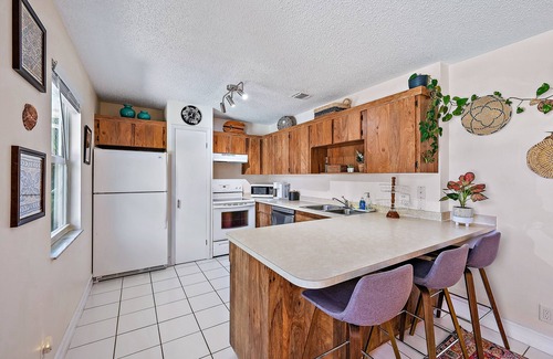 Florida North Atlantic Coast House | Charming Bungalow w/Pool in North Palm Beach