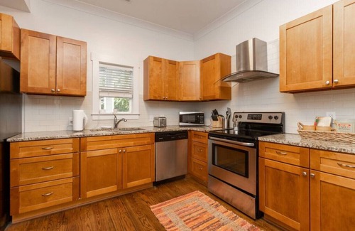 Villa Heights House | Charming bungalow in NoDa near Restaurants, Parks and Breweries