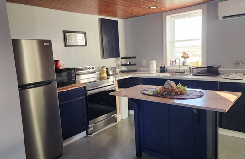 Williamson House | Charming bungalow in peaceful Williamson with AC, WiFi