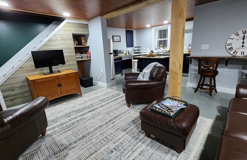 Williamson House | Charming bungalow in peaceful Williamson with AC, WiFi