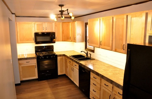 Fennville House | Charming Bungalow On Top Of The Hill ~ Close To Lake Michigan Beaches!