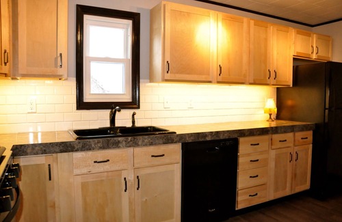 Fennville House | Charming Bungalow On Top Of The Hill ~ Close To Lake Michigan Beaches!