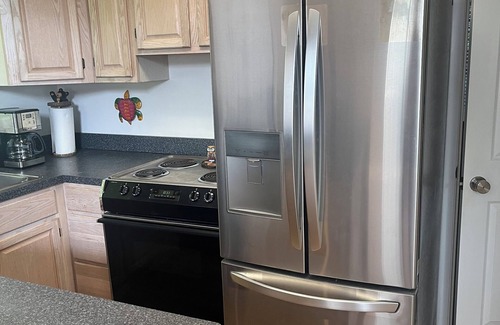 South Daytona House | Charming bungalow with WiFi and AC in fantastic South Daytona