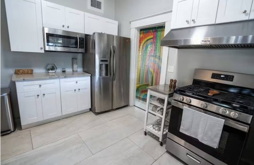 Ybor City House | Charming Bungalow with Guesthouse Hot tub, Fire Pit,Outdoor Kitchen-Pet friendly