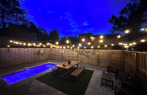 Colonialtown North House | Charming bungalow with plunge pool located steps away from trendy Mills 50 area.