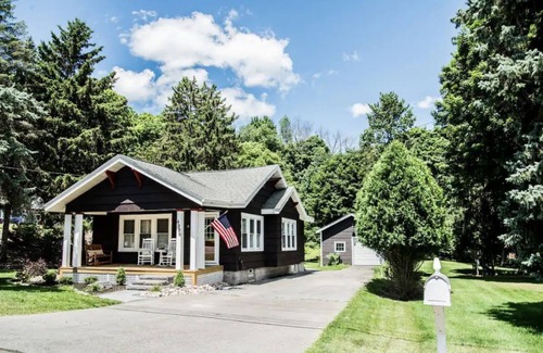 Syracuse House | Charming Bungalow with Porch, Yard and Fireplace