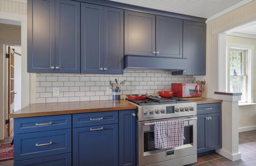 Cheboygan House | Charming Burt Lake Cottage