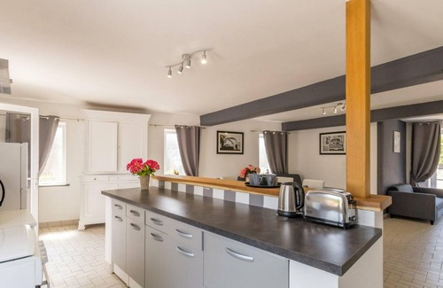 Montaigu-la-Brisette Cottage | *Charming Cottage, Near St Vaast la Hougue, Pet-Friendly, Private Yard, WiFi, Fireplace*