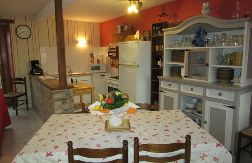 Tourville-sur-Sienne Cottage | Charming Cottage with Lakeside View, Fishing & Farm Activities