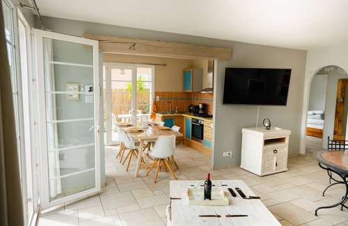 Le Grand Large House | Charming Canetoise located 300m from the sandy beach, classified 3 stars