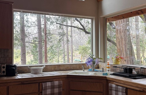 Auberry Cabin | Charming cabin in pleasant Auberry close to Shaver Lake. A hidden treasure!
