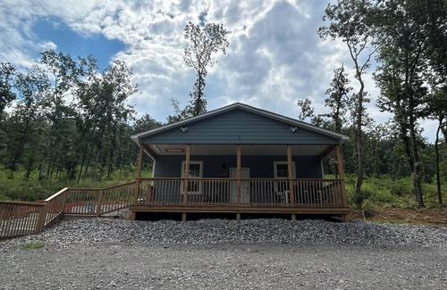 Scottsboro Cabin | Charming Cabin in Scottsboro AL