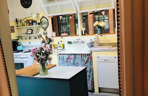 Norwich Lake Cabin | Charming Cabin Lake Rights, Private Dock 3 bedroom, 2 bath. Sleeps 7.