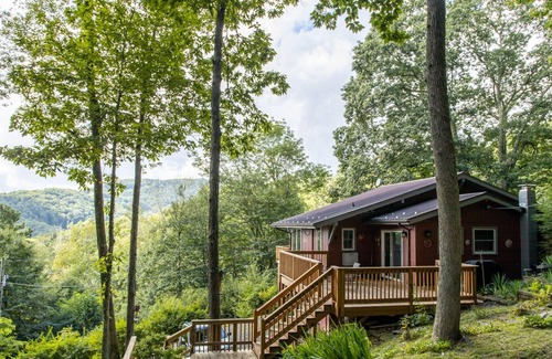 Newland House | Charming Cabin Near Adventures