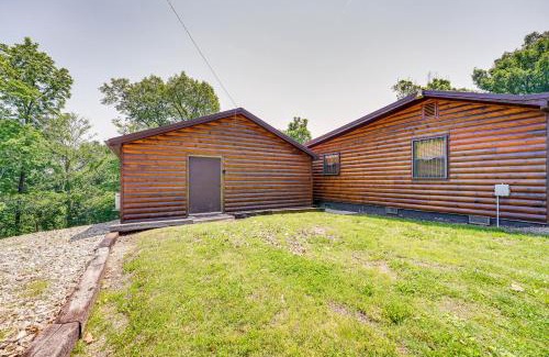 Eagle Rock Apartment | Charming Cabin Near Roaring River State Park!