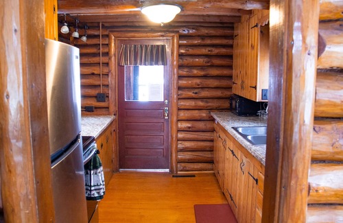 Pequot Lakes Cabin | Charming Cabin Nestled along the Stony Brook Creek
