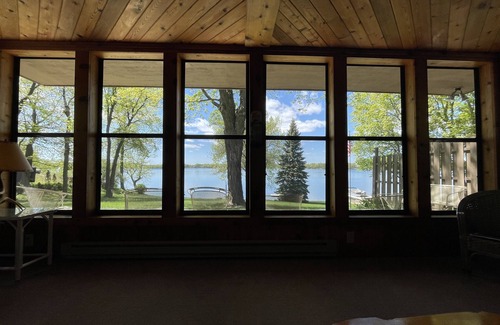 Alexandria Cabin | Charming Cabin on Crystal-Clear Lake Latoka!