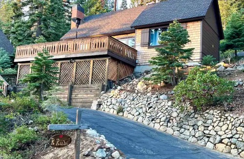 Tahoma Cabin | Charming cabin on the Lake!