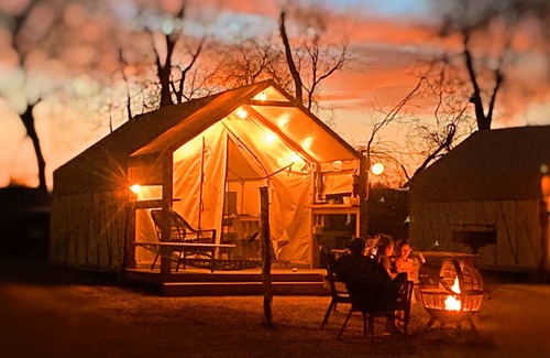 Prairie Lea Cabin | Charming Cabin on the San Marcos River